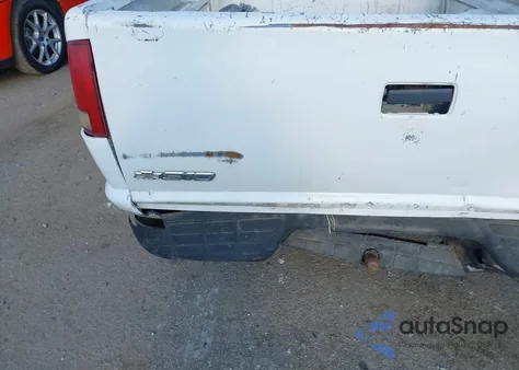 2003 Chevrolet S-10 from USA, damaged, VIN 1GCCS14H138265190